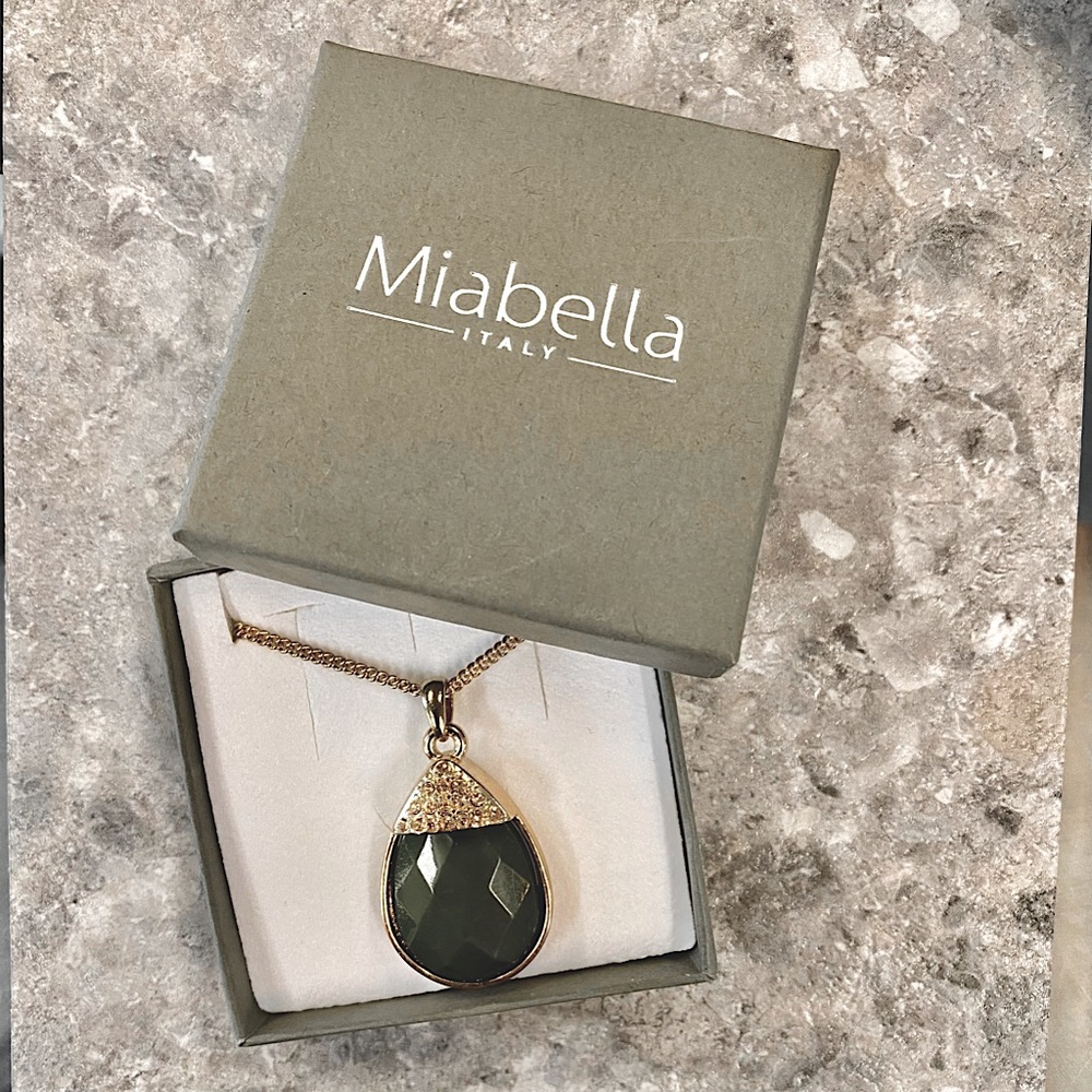 Miabella Italy boxed teardrop necklace gold accent dark green brand new